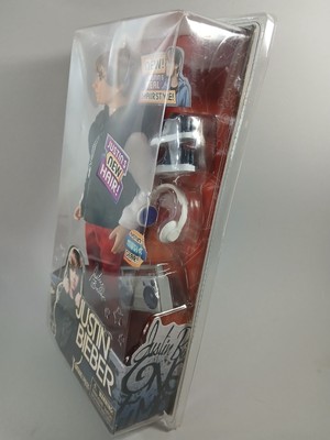 Sealed 2011 Justin Bieber Doll. JB Style Collection - New