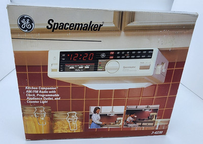 VTG GE Spacemaker 7-4230 AM FM Clock Radio Under Cabinet Space Saver Maker NIB +