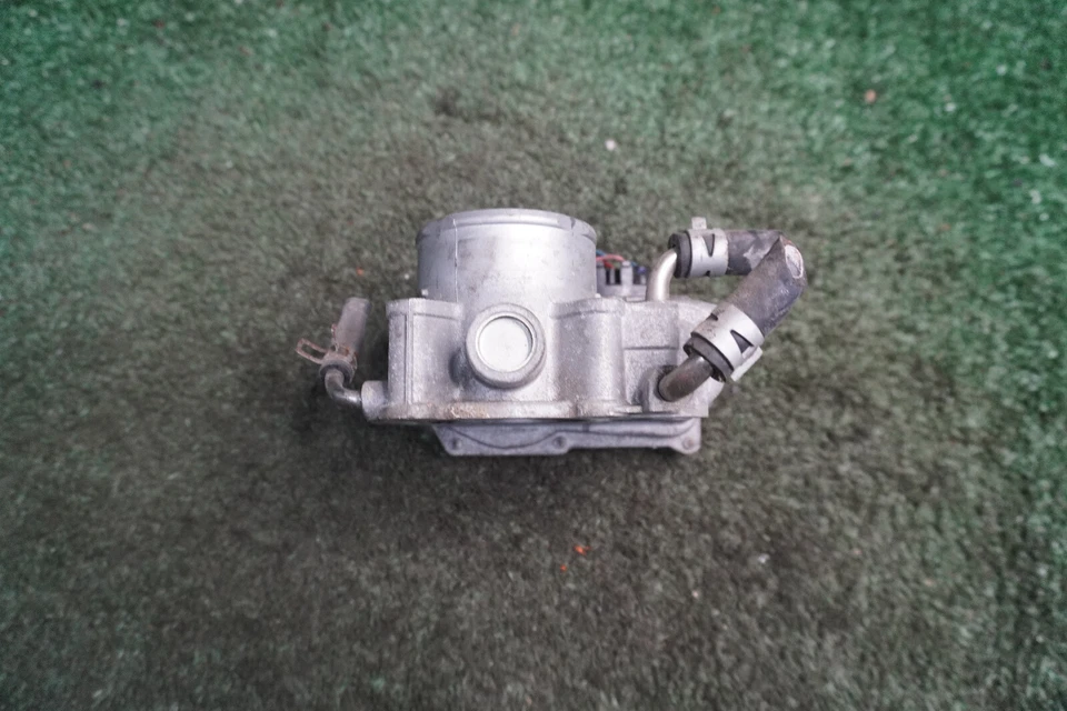 Toyota Scion XB 2013 2014 2015 2,4 L carrocería del acelerador fabricante original 80 k millas 22030-28071 Foto 3 de 4