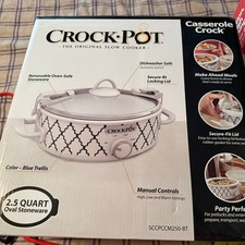 Crock Pot Slow Cooker 2.5 Quart  White/Blue T...