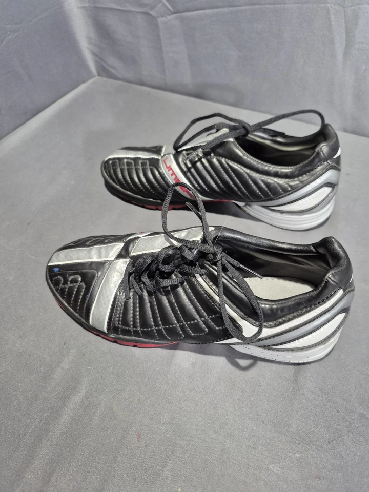 Umbro X-500-A SG Fútbol Sin Botín Negro Rojo Plata Buen Estado Talla 6.5 Mujer Foto 4 de 4