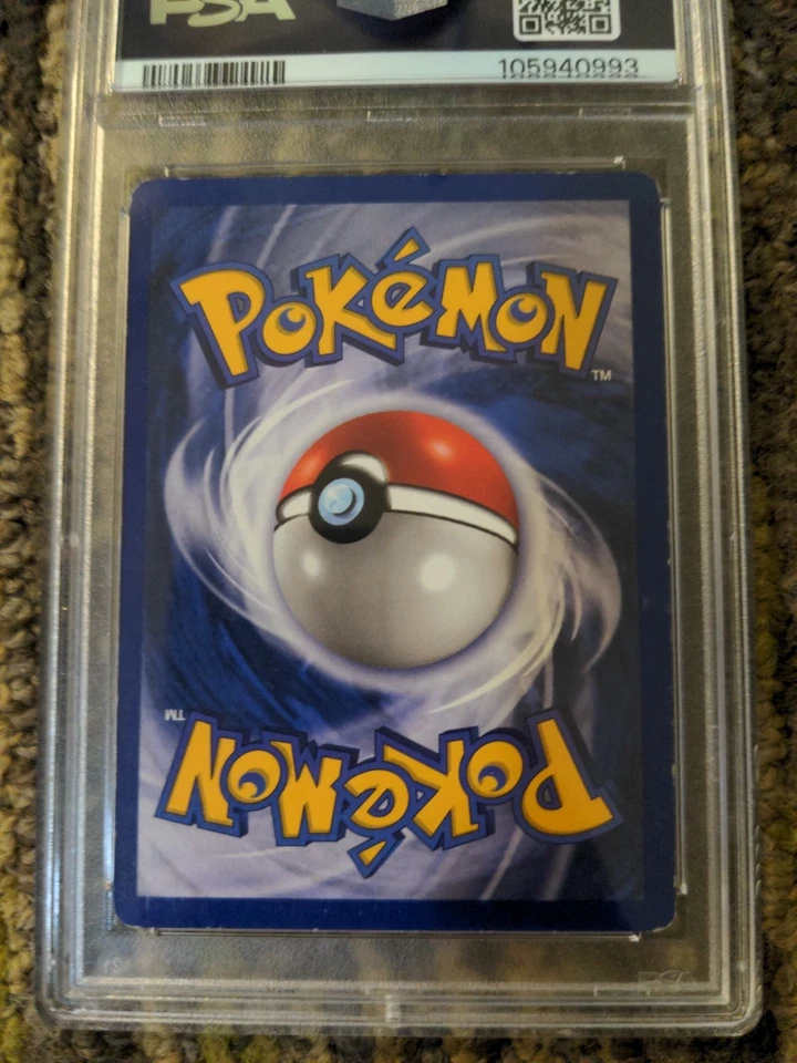 PSA 4 Beedrill 17/102  D.efending Error Misprint Pokemon Base Set - Image 4 of 4