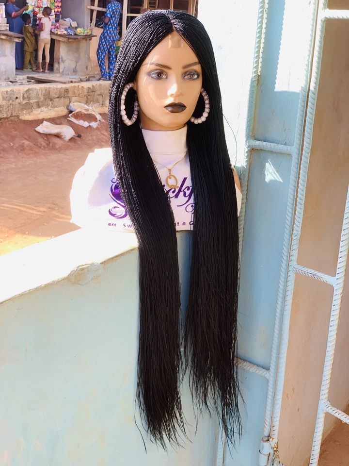 Peluca trenzada a mano con cierre de encaje nano torcido, micro torcido, giro senegalés Foto 2 de 4