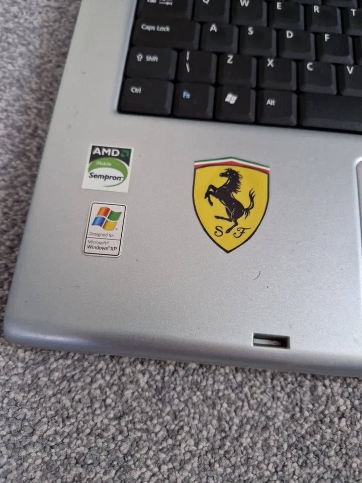 Acer Ferrari One 3003lc Laptop, 1TB SSD, 4GB RAM, WIn 10 Pro - Image 3 of 4