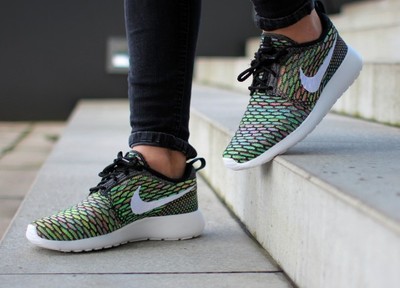 nike roshe flyknit multicolor