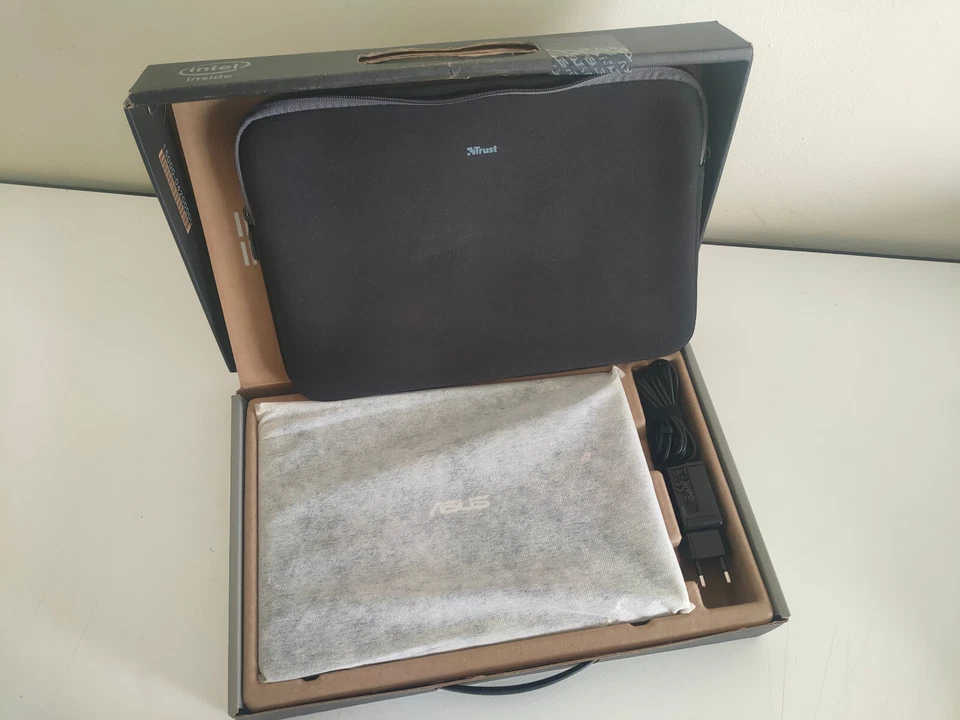 Notebook Laptop Portatile ASUS X205T 11.6" Intel Atom Z3735F 2GB RAM 32GB EMMC - Immagine 3 di 3