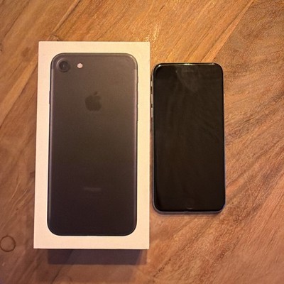 Apple iPhone 6 - 16GB - Space Grau (Ohne Simlock) A1586 (CDMA + GSM)- Batt. 82 %