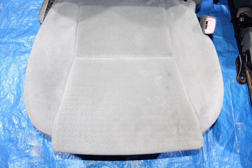 04-08 Par de asientos cubo delanteros Toyota Solara con asas reclinables tela gris limpio Foto 3 de 4