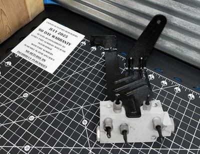 2005 Jeep Liberty Brake Proportioning Valve OEM 90 DAY WARRANTY 52128965AD NICE