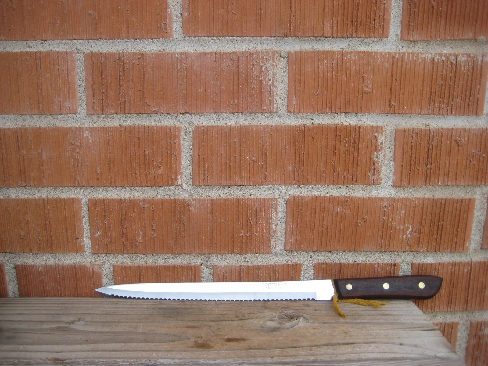 Vintage 10" Blade *** ROGERS *** XL Serrated Stainless Bread Slicing Knife JAPAN