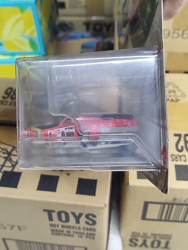 Hot Wheels HFF29 2 Pak Prem '72 Plymouth Cuda /Plymouth Duster CORNER CREASED - Picture 8 of 9