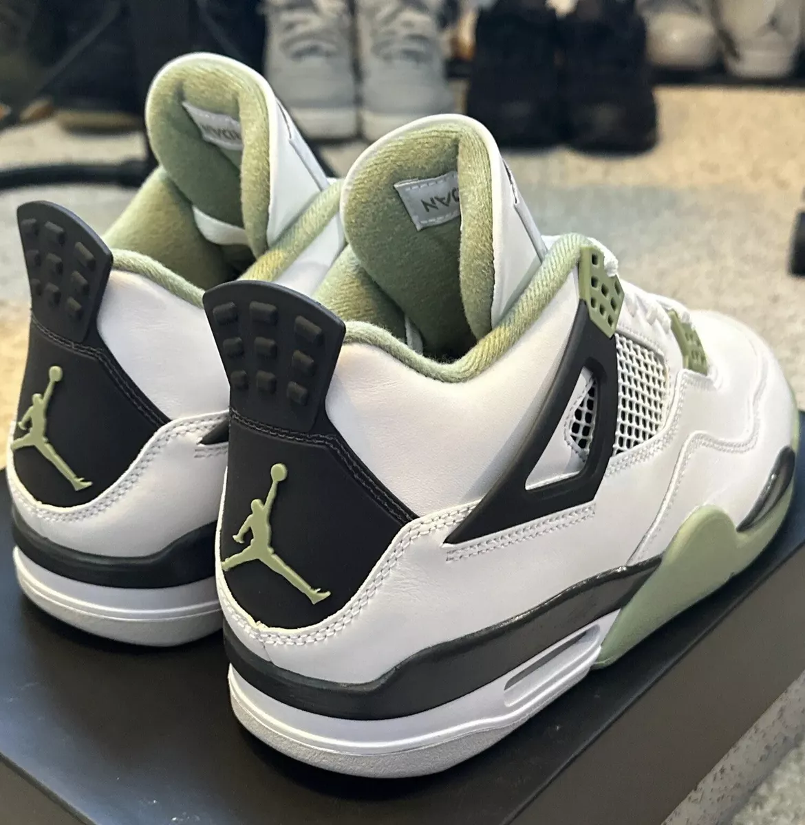 Size 9.5 Men 11 Wmns Air Jordan 4 Retro Seafoam