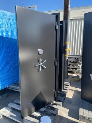 Right out swing vault door 80x30x8 - Image 1 of 4