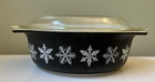 Vintage Pyrex Black Snowflake 1.5 Qt. Dish With Lid #043