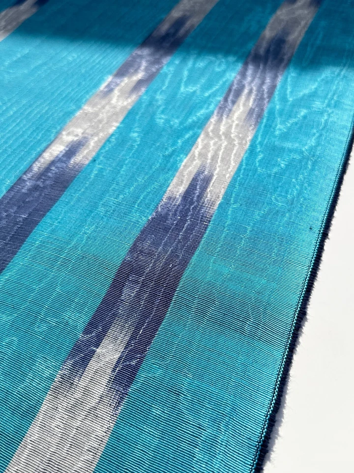 Tela Moire de seda azul por 2 metros, patrón Ikat, tela de seda ''Kutnu''. Foto 4 de 4