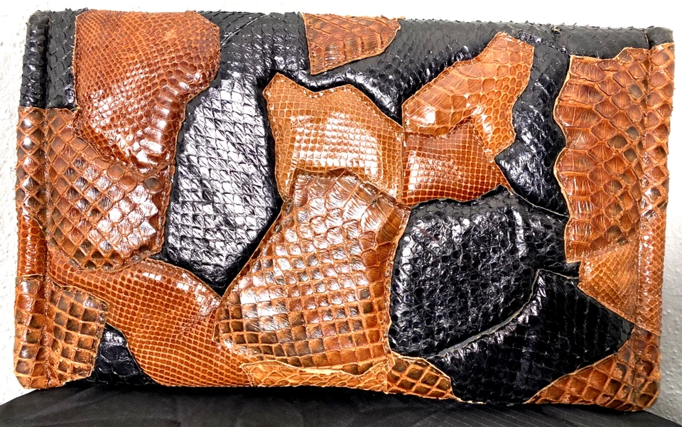 Bolso de Mano De Colección Años 70 Elegante Pitón Brillante Multi Marrón Negro Acolchado Puff Serpiente Foto 2 de 4