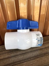 Everbilt 1-1/4 Inch Slip / Socket PVC Ball Valve Home Depot 784915