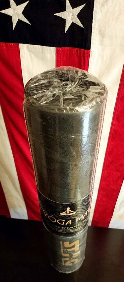 Stag Yoga Mantra Asana Mat con correa de transporte 6 pies x 2 pies negro/dorado (tamaño 4 mm) Foto 2 de 4