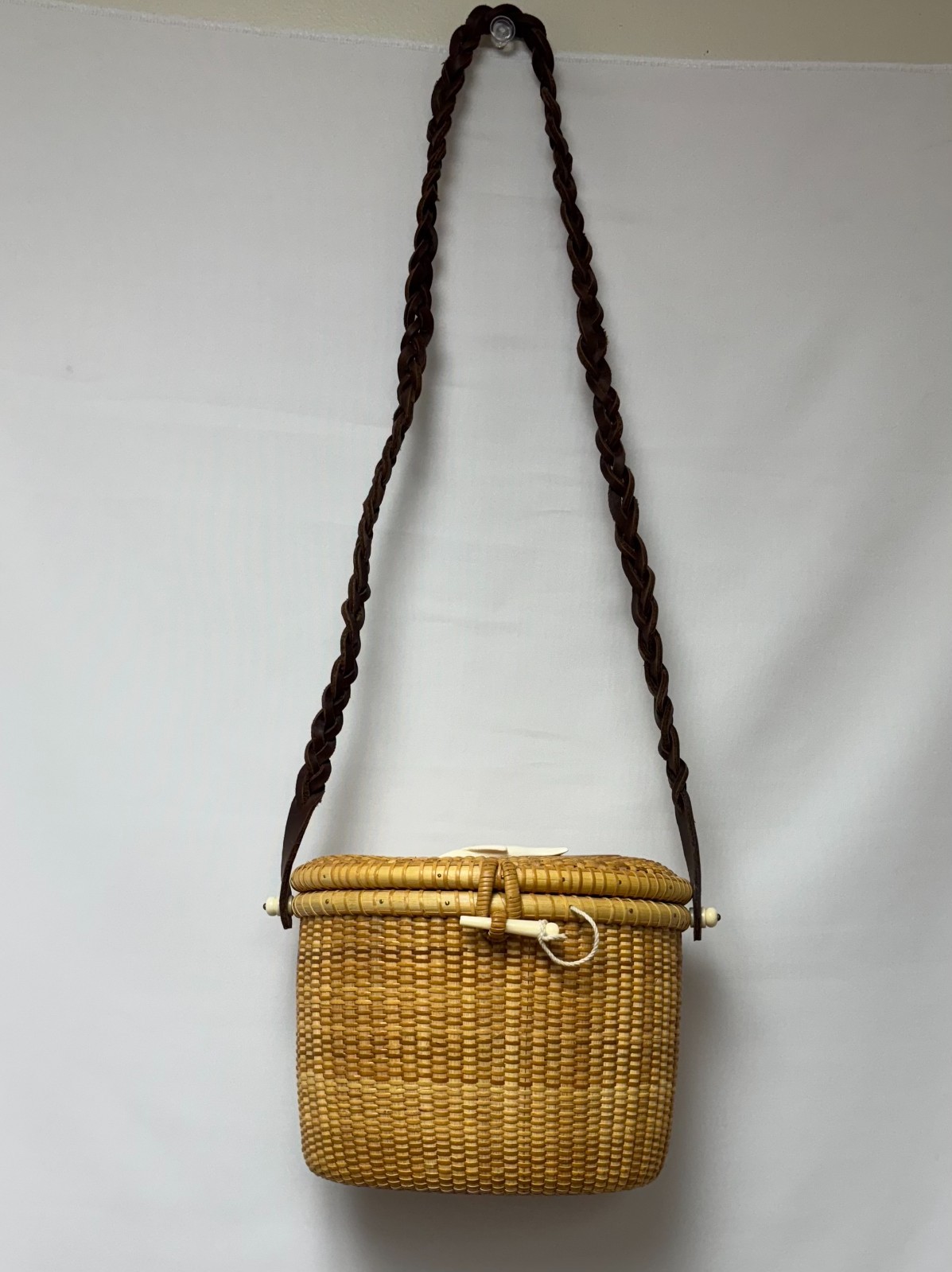 VTG Signed Kai O'Connell  1999 Nantucket Basket Purse w/Whale, Leather Strap