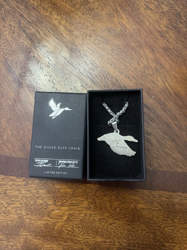 Collar Acero Inoxidable Plata Edición Limitada Pato Cadena. ¡Nuevo en caja!�� Foto 2 de 3
