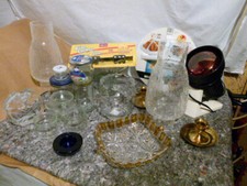 Trödelkiste hauptsächlich Glaswaren z.B.: Lampenschirme (Crashglas), Vasen