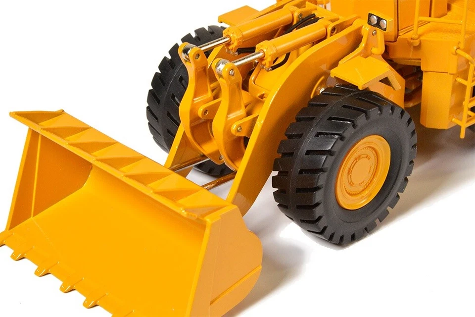 Caterpillar Cat 988B Wheel Loader - CCM 1:48 Scale Diecast Model New - Image 4 of 4