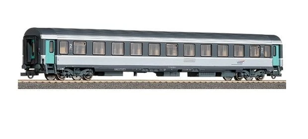 Voiture Corail B10tu 2ème classe à couloir central, SNCF - R74541