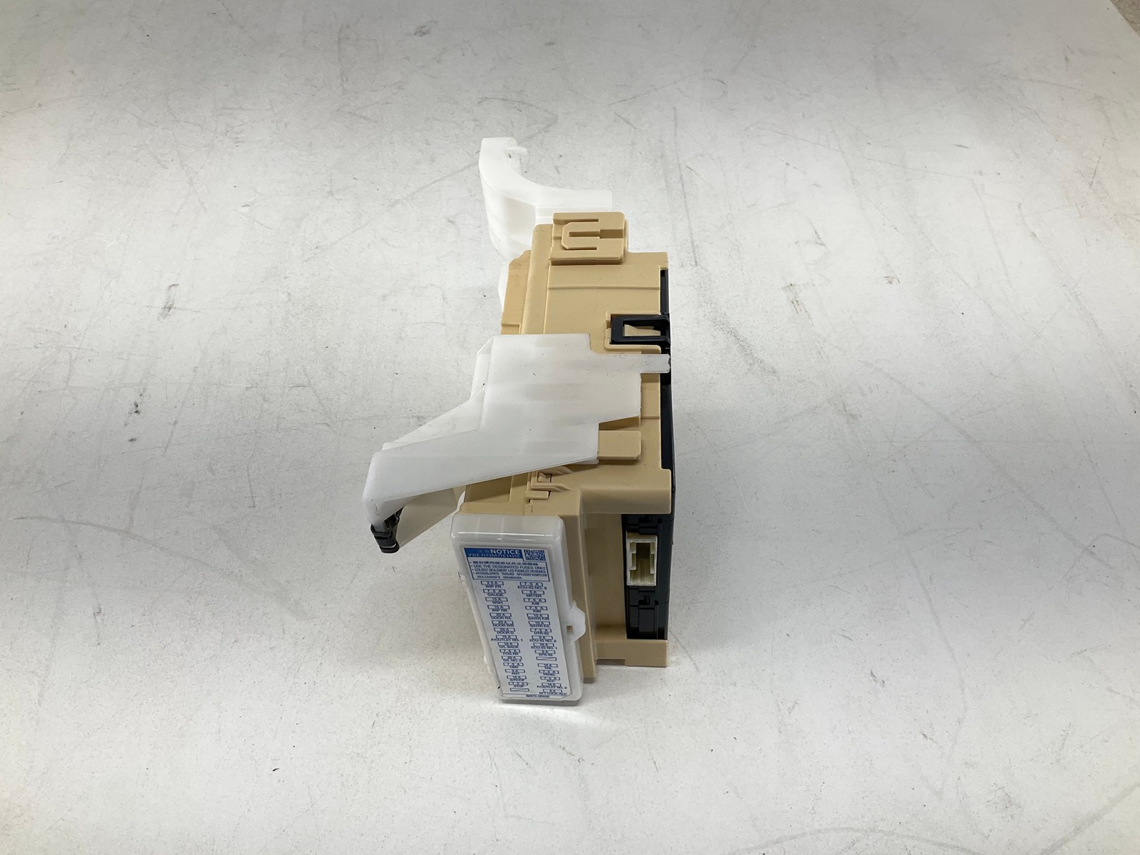 17-18 Toyota RAV4 Chassis ECM BCM Multiplex Network Body Control Module