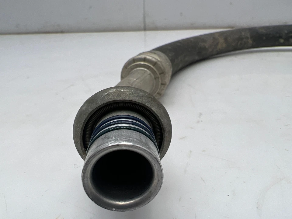 Manguera de succión de aire acondicionado Ford Crown Victoria 2006-2011 primera sección OEM 6W7Z19867AA Foto 4 de 4