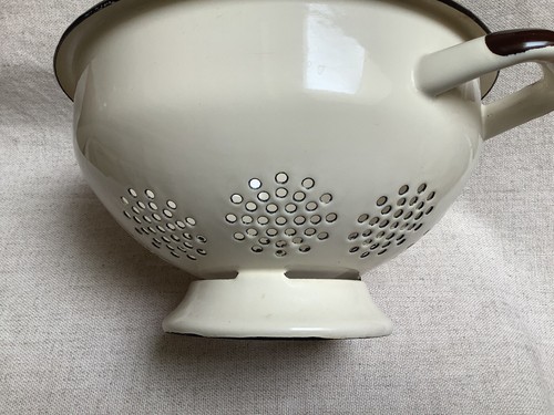 Colander Enamelware Footed Strainer Pedestal Cream Brown Handles - Picture 4 of 7