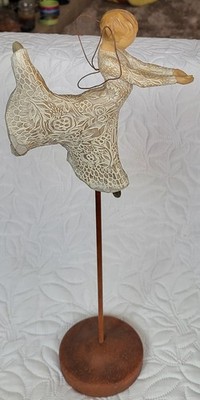 Schöne seltene Willow Tree Figur ''Tanz des Lebens'' Engel auf Ständer