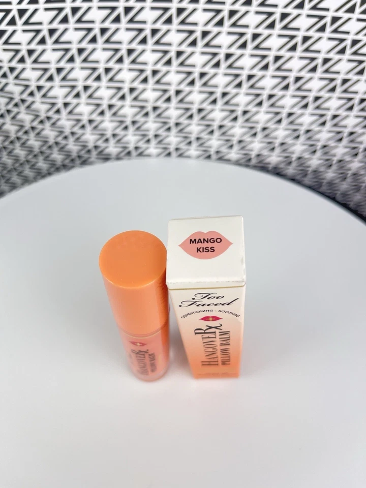 Bálsamo labial Too Faced almohada para resaca beso de mango ultra hidratante  Foto 2 de 3