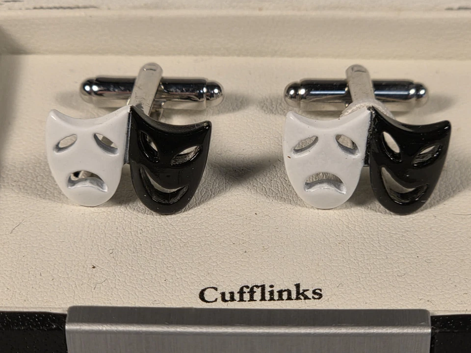 Gemelos Geoffrey Beene para hombre - Máscaras dramáticas en blanco y negro Foto 3 de 4