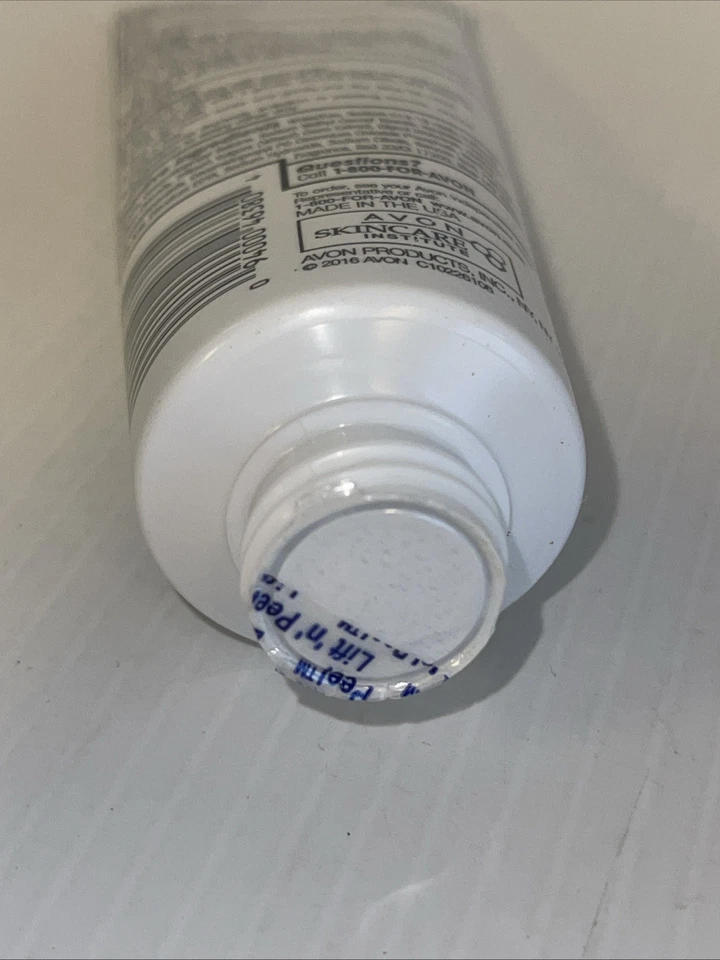 Limpiador en espuma limpiador de manchas de piel clara Avon tratamiento para el acné 4,2 oz Foto 4 de 4