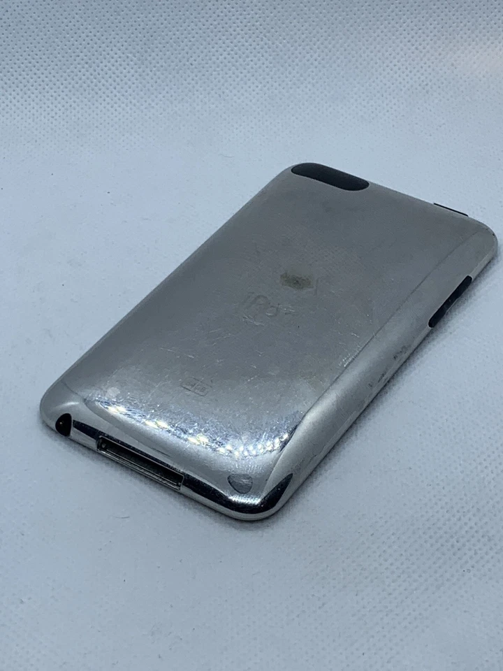 iPod Touch 3rd Generation Black 64Gb A1318 - Unresponsive Screen - Image 4 of 4