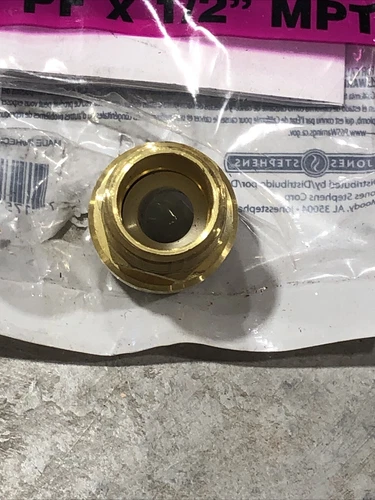 Jones Stephens PlumBite 1/2" Push-to-Connect x 1/2" MPT Brass Adapter Fitting - Picture 4 of 6