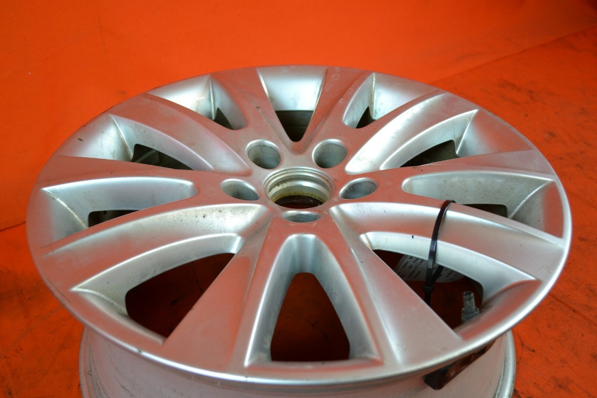 VW TIGUAN OEM 17x7 10 Spoke Alloy 'Los Angeles' Wheel 5N0 601 025M