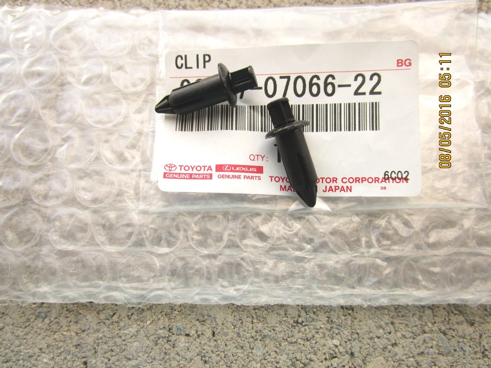 95 - 99 TOYOTA AVALON SET OF 2 INTERIOR DOOR PANEL TRIM BOARD CLIP NEW 07066-22 - Image 2 of 3