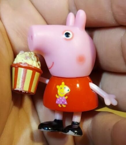 2003 2.5" Jazwares Action Figure Peppa Pig with Popcorn C151 - Picture 1 of 3