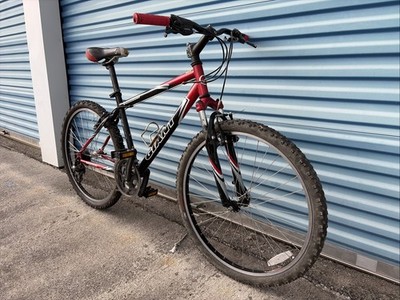 Vintage Giant Boulder Mountain Bike - Steel 17 in Frame - 26 in
