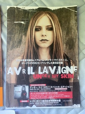 Avril Lavigne comic 3 冊セット　希少な‼️ペーパーバック AVRIL LAVIGNE Japan 2004 2005 UNDER MY SKIN Bonez DON'T TELL ME