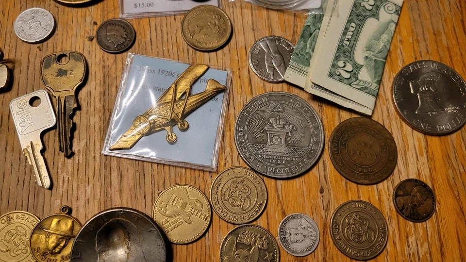 Lot Of Tokens Coins And Medals Antique BankMasonic Silver Dime Indian Cent - Image 3 of 4