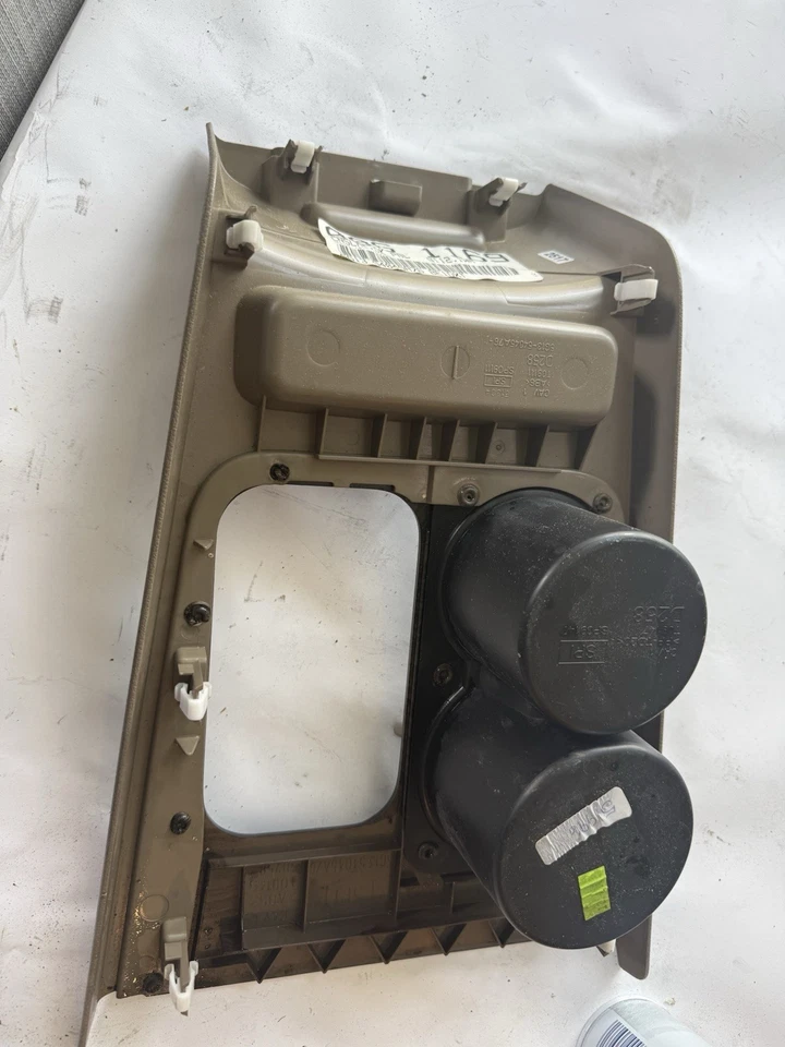 2005 - 2007 Mercury Montego 福特 500 变速器边框带杯架 — 第 4/4 张图片