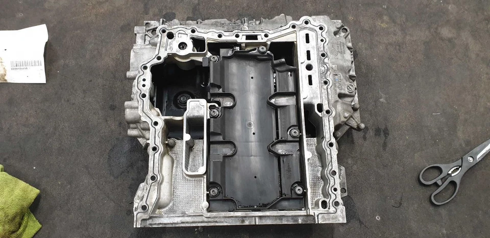 13 14 15 16 17 AUDI S5: cárter de aceite (3,0 L), inferior y superior ambos Foto 3 de 4