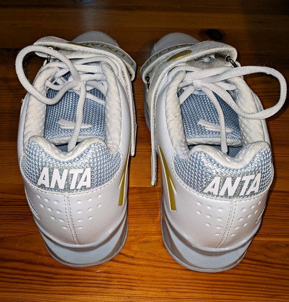 *NUEVOS* ANTA LUXIAOJUN ZAPATILLAS DE LEVANTAMIENTO DE PESAS PARA HOMBRE TALLA 8 BLANCO/DORADO *RAROS* 3