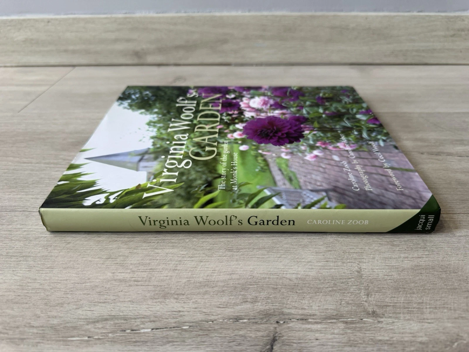 Virginia Woolf's Garden by Caroline Zoob, Caroline Arber, 9781909342132 4