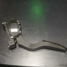 2006-2012 KIA SEDONA ACCELERATOR THROTTLE GAS PEDAL 32700-4DXXX