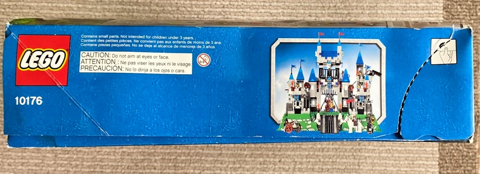 RARE! LEGO 10176 Knights' Kingdom "Royal Castle” (Costco exclusive) - Image 4 of 4