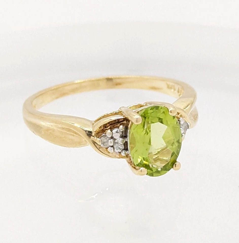 10k Yellow Gold Peridot Diamond Open Work Setting X Cross Shank Band Ring Size-7 - Image 4 of 4