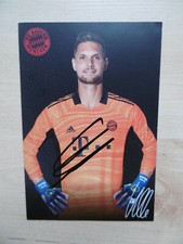 Sven Ulreich "Bavaria Munich" autograph signed 10x15 cm postcard